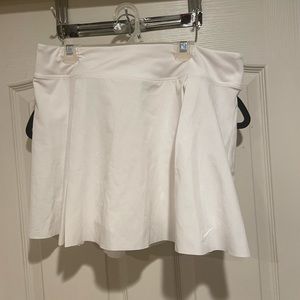 White Nike Tennis/Golf Skirt - Size L (LIKE NEW)